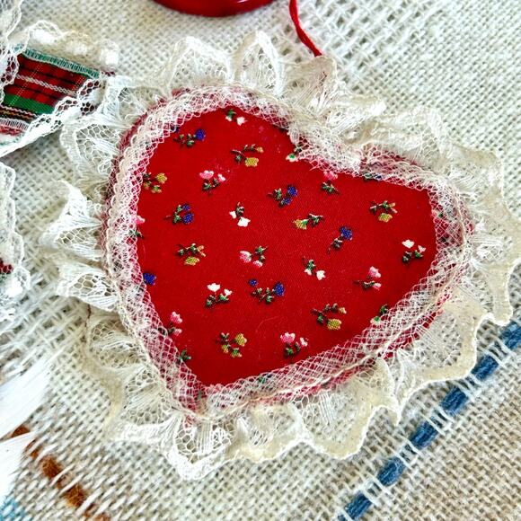 6 Vintage Christmas Ornaments Handmade Crochet Angel, Soldier, Wreath & More - Picture 5 of 10